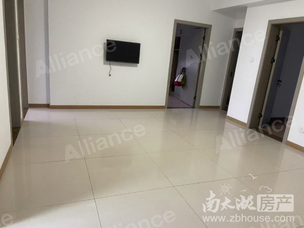 天际花园四室两厅140平3600月13587932690