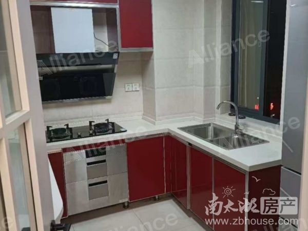 市中心好房三室二厅拎包入住