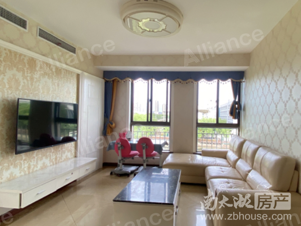 玲珑湾89平三室二厅2500月拎包入住联系13587932690微信同步