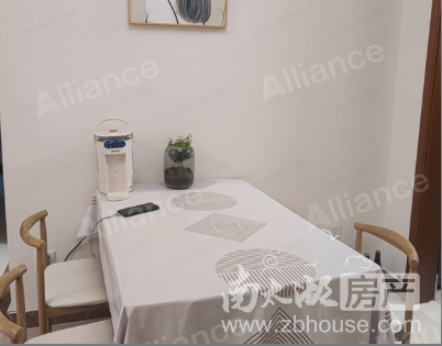 恒大御峰居家装三室二厅拎包入住