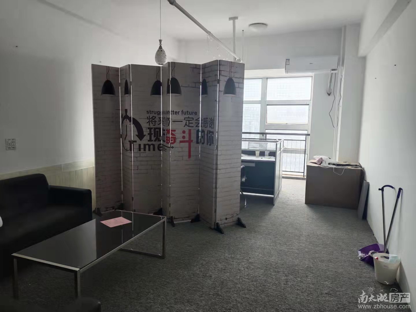 有钥匙出租市中心新天地写字楼小面积50平带家具带空调可注册价格实惠1750元