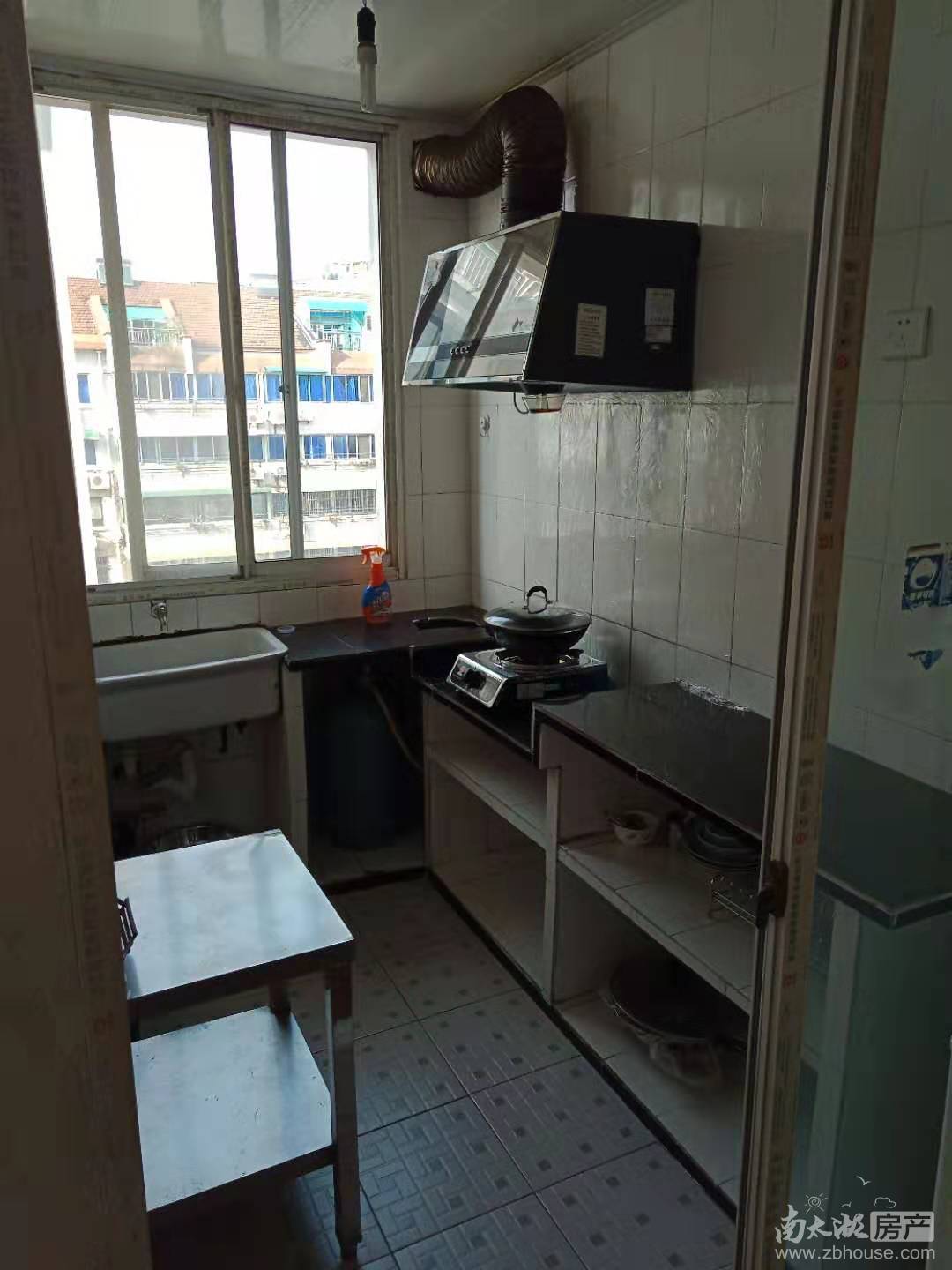 龙溪小区 二室一厅 50平 良装 空，热，彩，冰，洗，床，家具 1350元