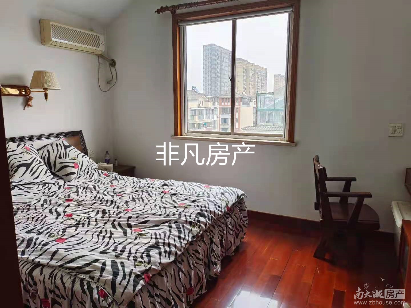 33068西白鱼潭，四室二厅二卫南北露台，精装，满五年，学籍空，汽车库另售