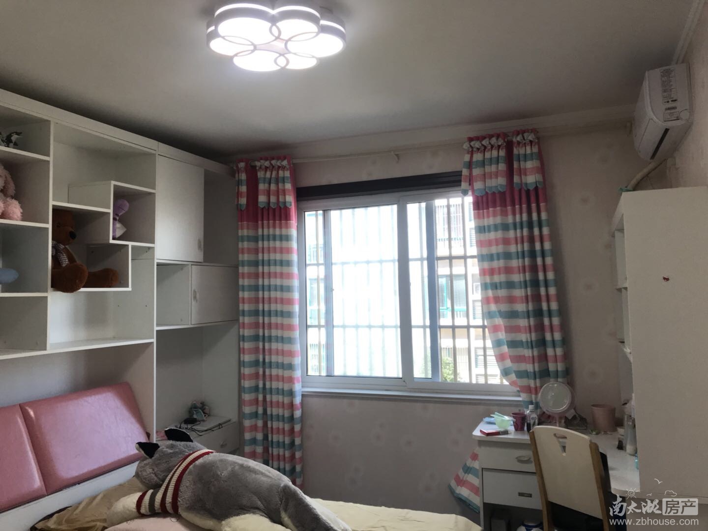 西南科技城碧桂园翡翠湾业主自住房，三开间朝南，南北通透装修保养好可带车位欢迎来电