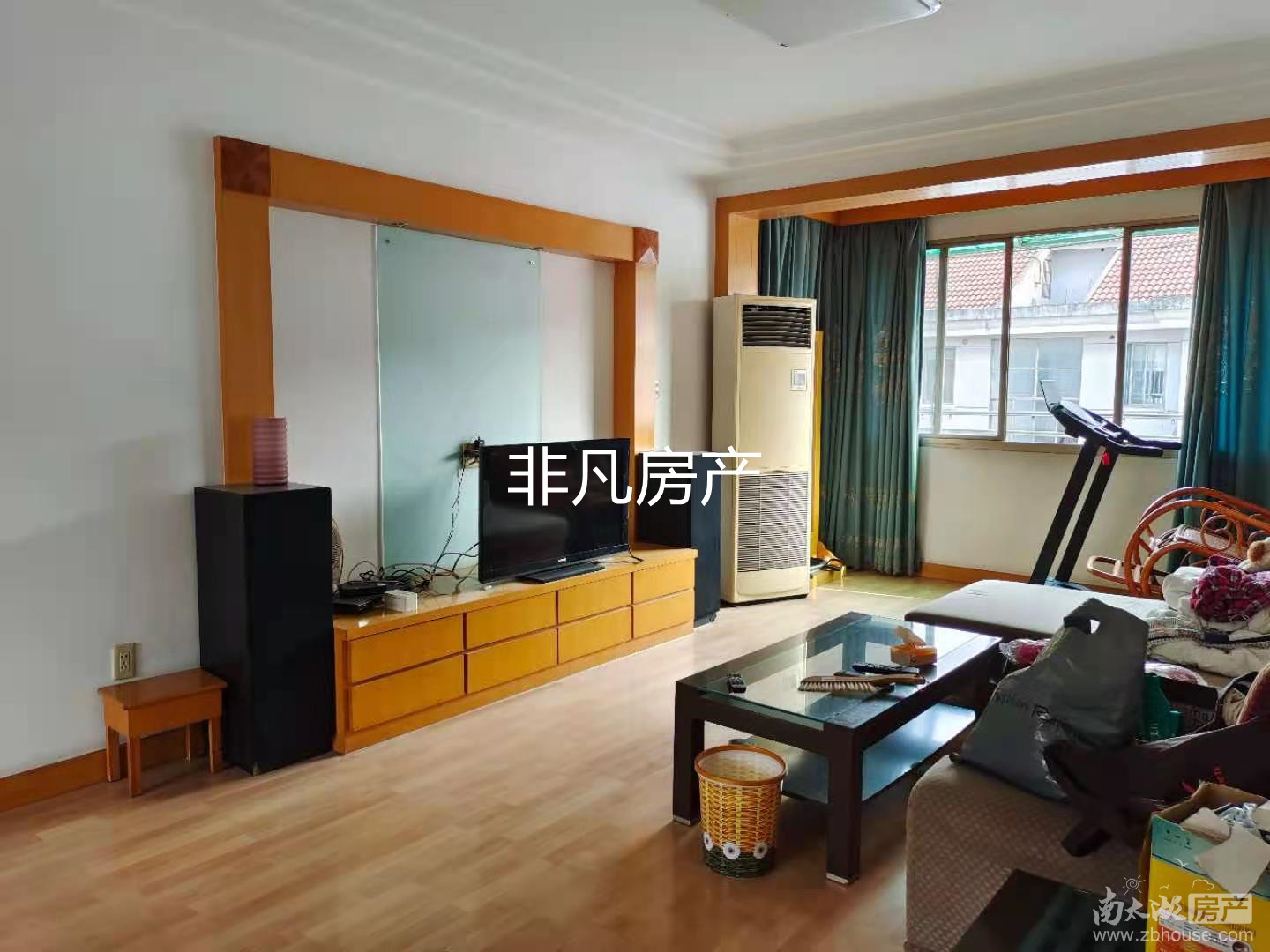 25403美都花园，四室二厅带露台，满五年，学籍空