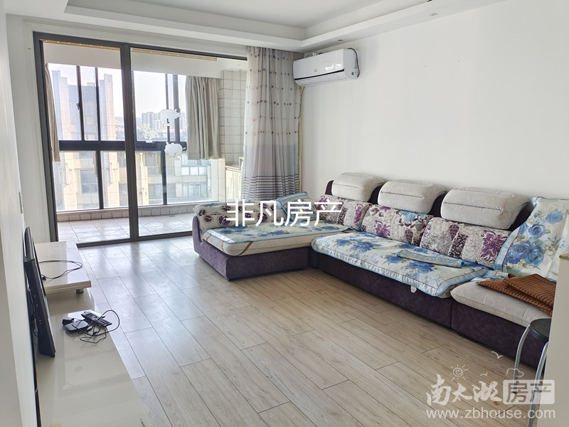 62405浅水湾，三室二厅，较好装修，满五年，学籍空