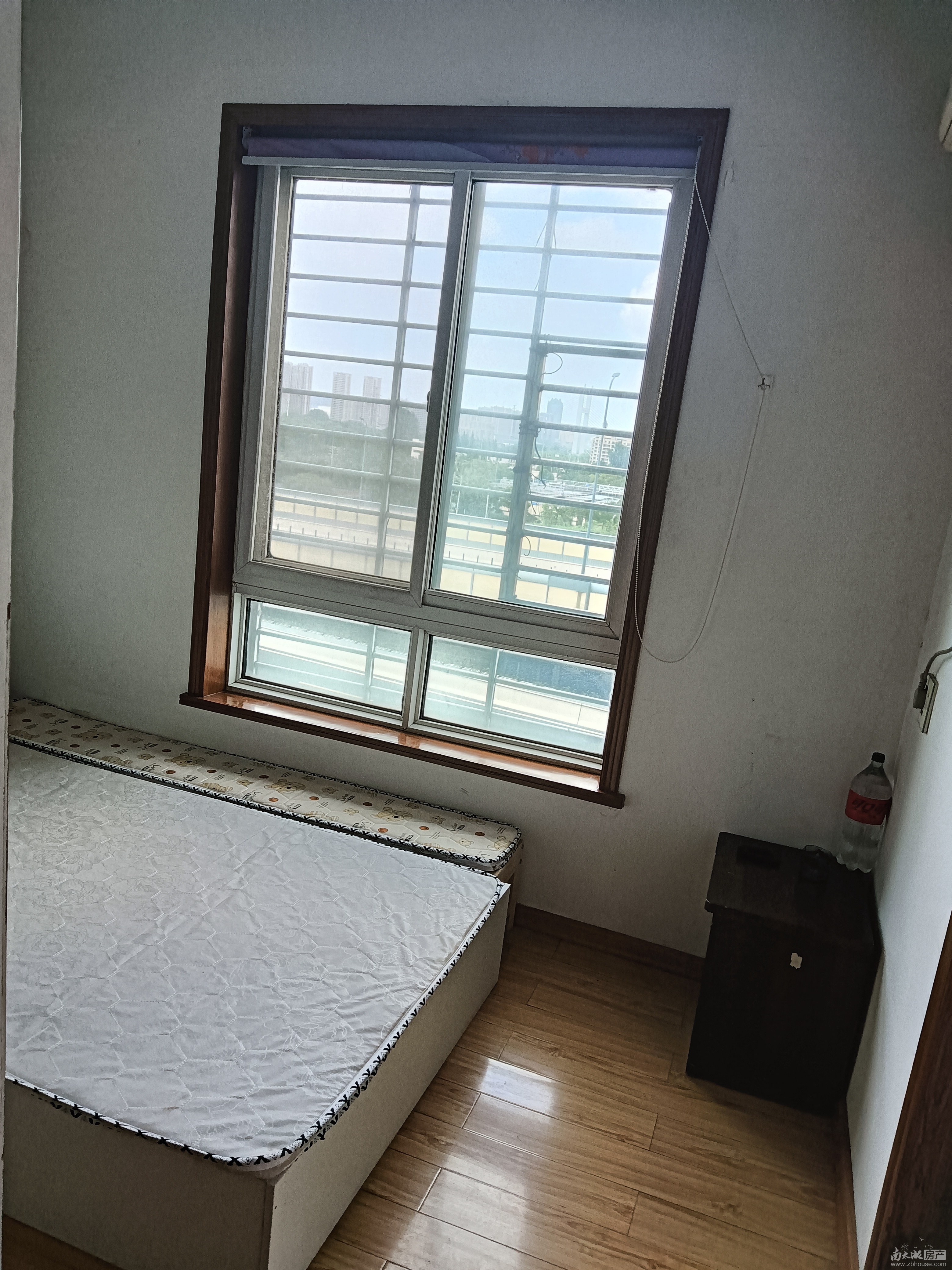 日月城 二室二厅 96.5平 精装 部分家电家具 89万