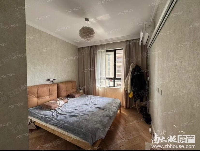 万达旁红树湾 三室精装修 拎包入住 价格可谈