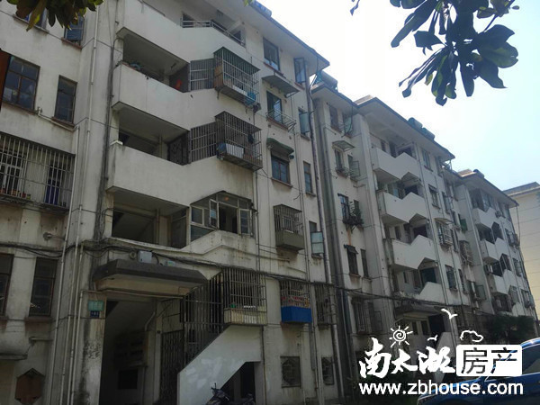 吉北小区三楼，57.32平方，二室二厅明厨卫，价格82万，满二年