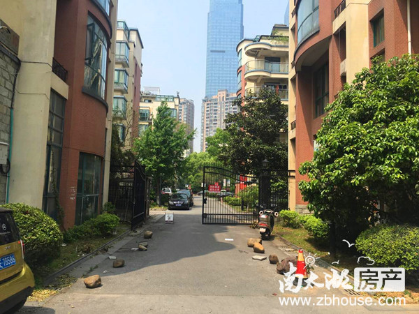 单价8000多 买星海名城127平大三房 良装当毛坯卖 户型方正 看房方便