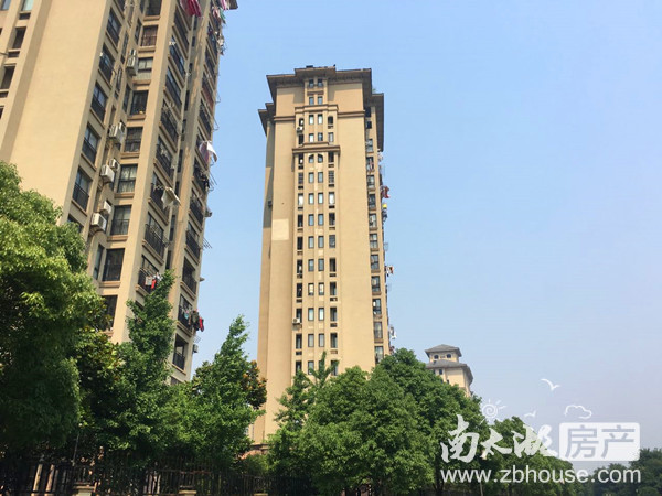 新出售，星汇一期黄金楼层，113.35平，精装修，三室一厅，售88万