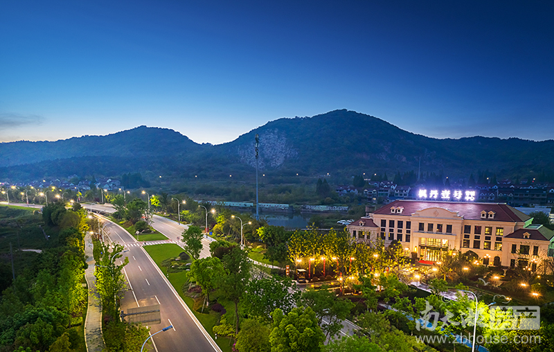 枫丹壹号 6层电梯洋房 一 线湖景 品质小区 有钥匙可随时看房 价格可谈