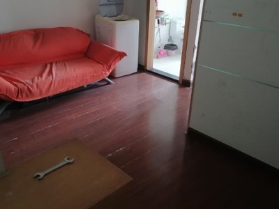 仁皇山庄 4楼 42平单身公寓良裝拎包入住有钥匙950元一个月