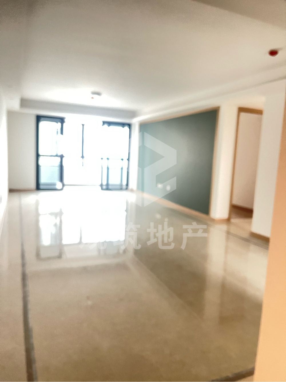 开发商精装四房两卫双阳台，看房方便