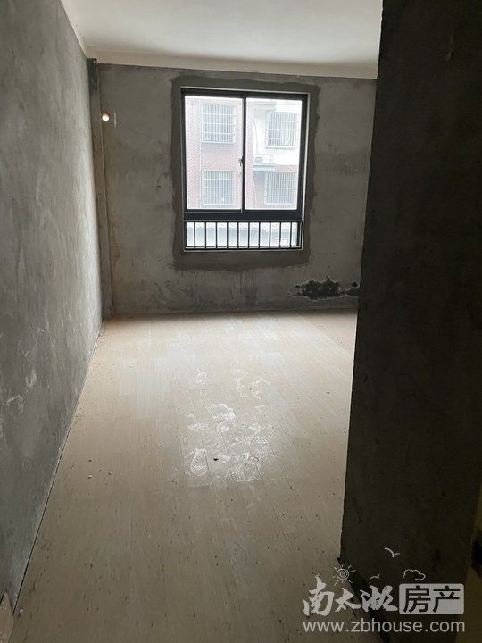 尹家圩小区拆迁房低价售卖