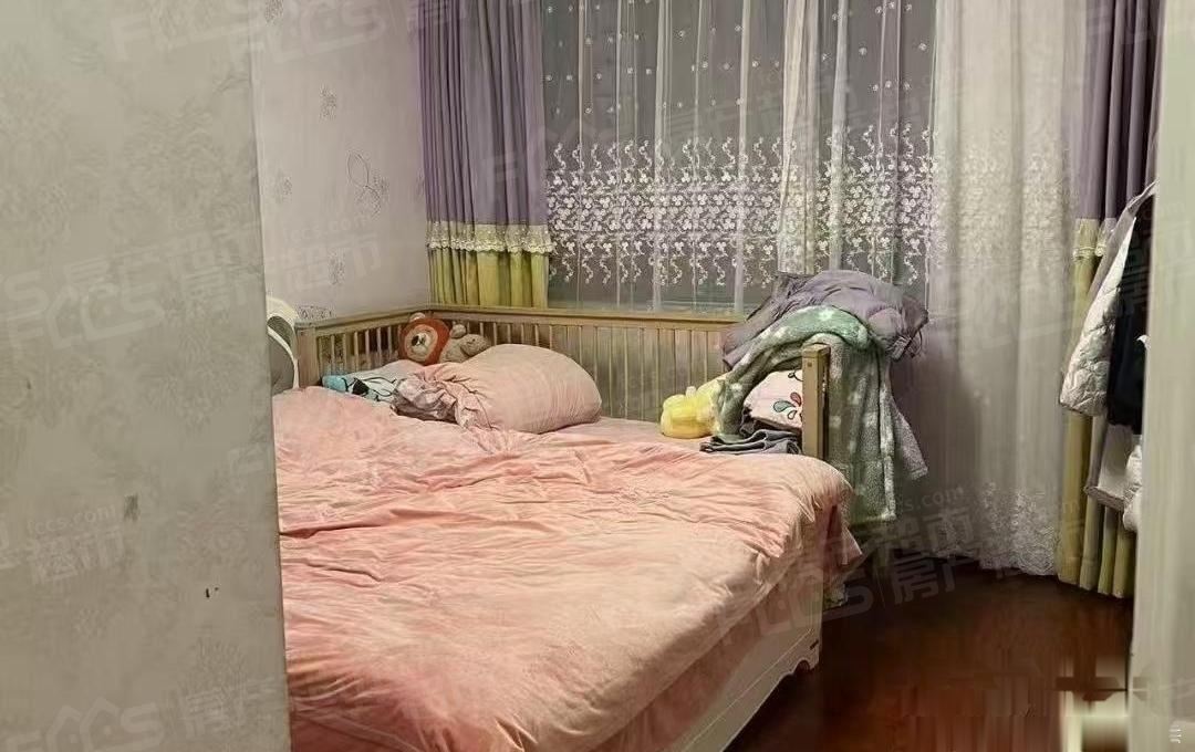 太阳城三房自住精装，位置好拎包入住