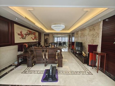 出售静江公寓23楼 5室2厅2卫252平米378万住宅